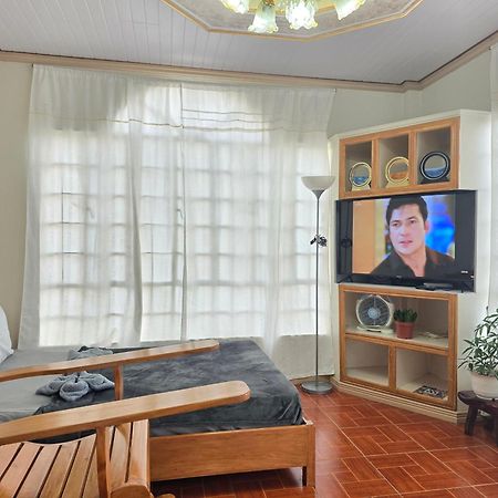 35 Amistad Guesthouse Baguio City Exteriör bild